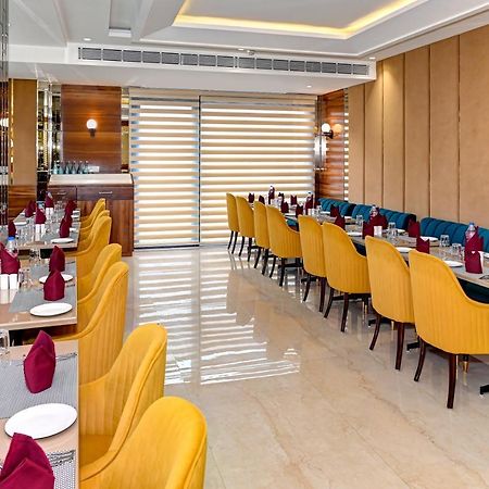 Hotel Classio Royale Amritsar Buitenkant foto