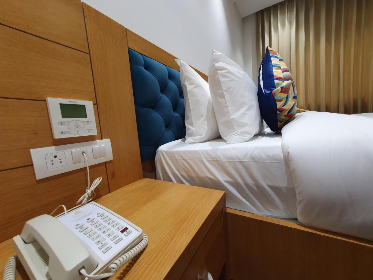 Hotel Classio Royale Amritsar Buitenkant foto