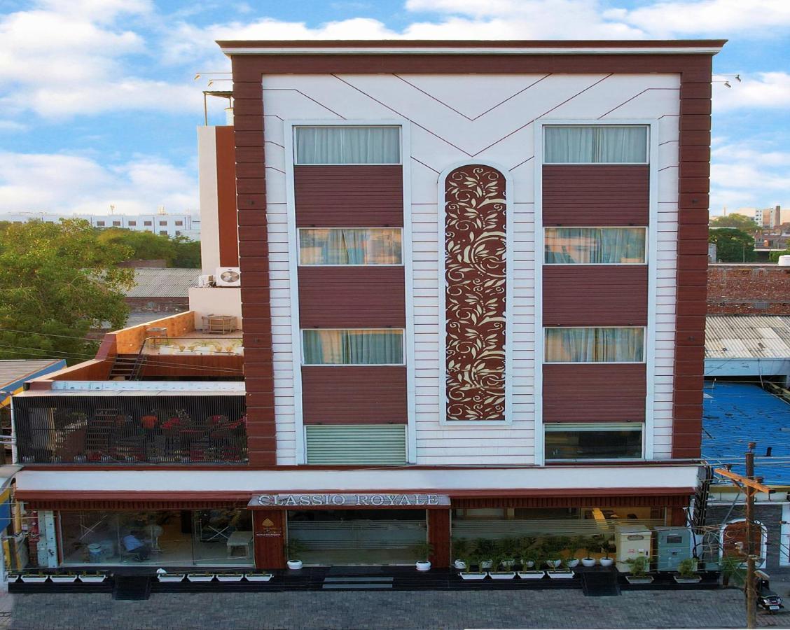 Hotel Classio Royale Amritsar Buitenkant foto