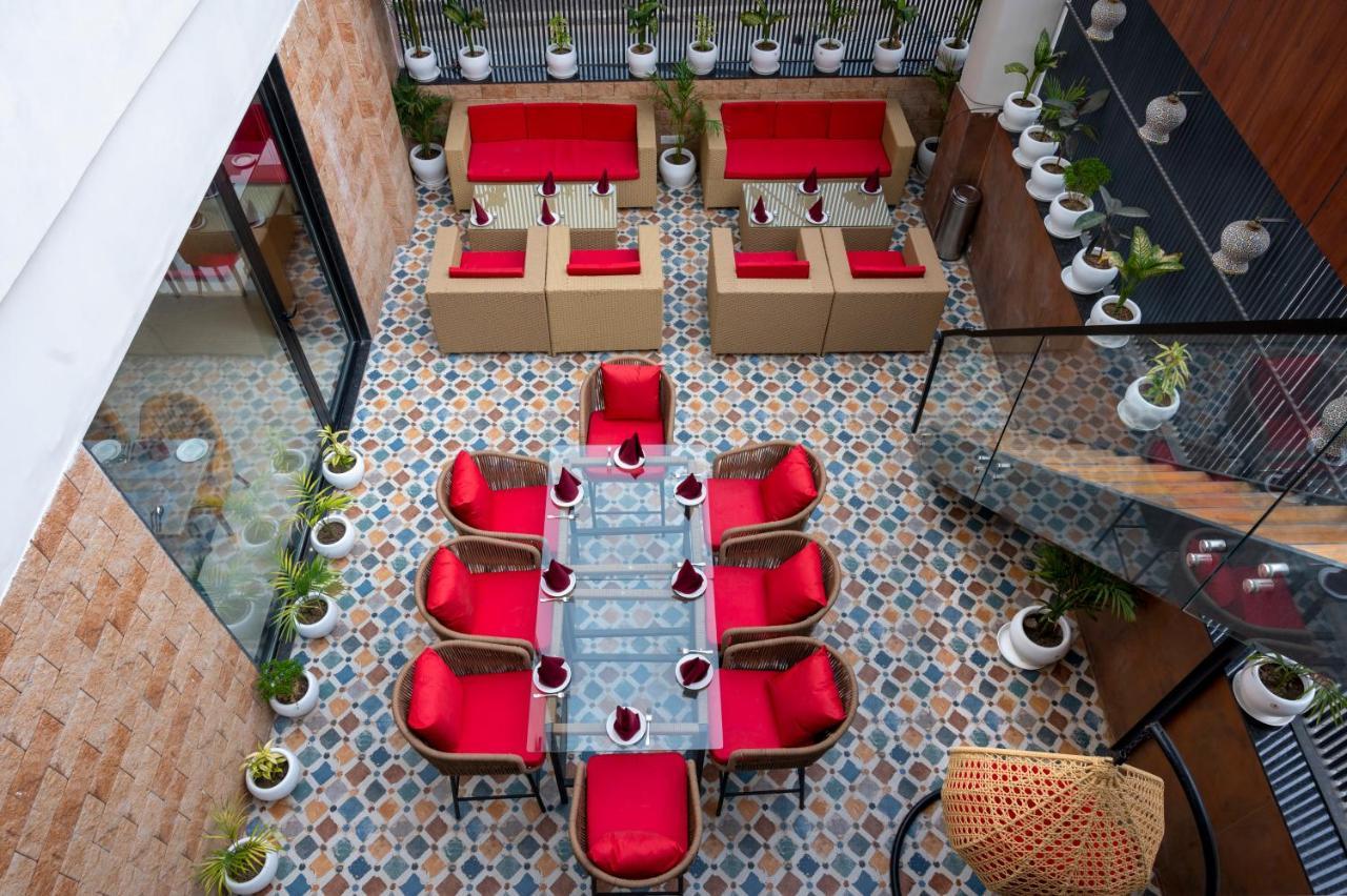 Hotel Classio Royale Amritsar Buitenkant foto