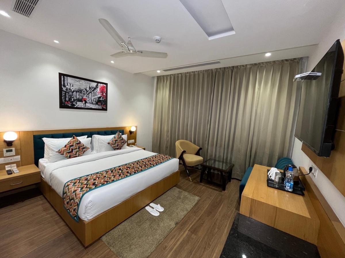Hotel Classio Royale Amritsar Buitenkant foto