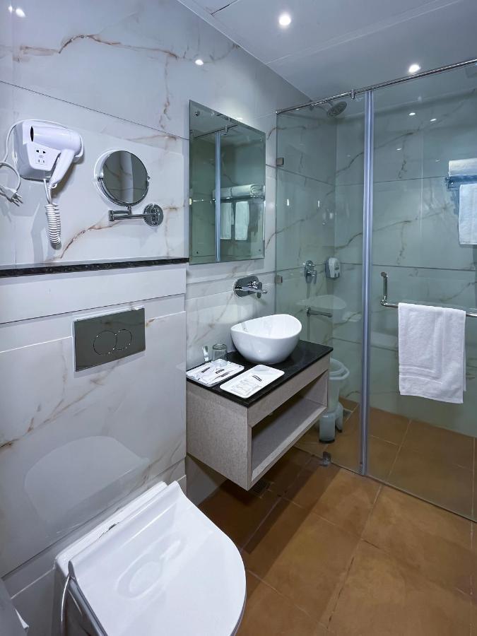 Hotel Classio Royale Amritsar Buitenkant foto